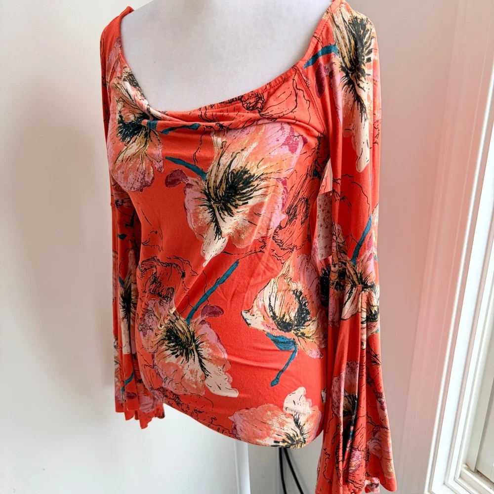 Free People NEW Bell Sleeve Birds Paradise Medium Boho Red Floral Cowl Neck - Picture 8 of 11